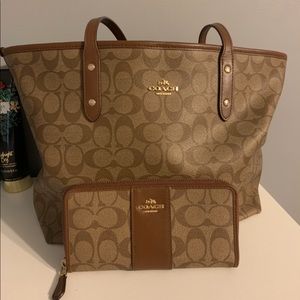 Coach tote and wallet